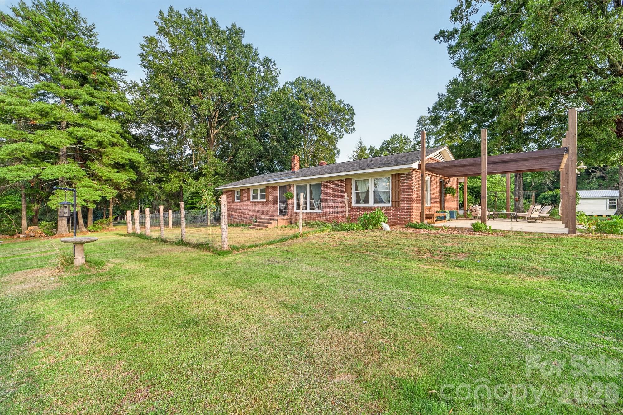 Single Family Residence at 561 N Shiloh Road, York, photo 3 of 41