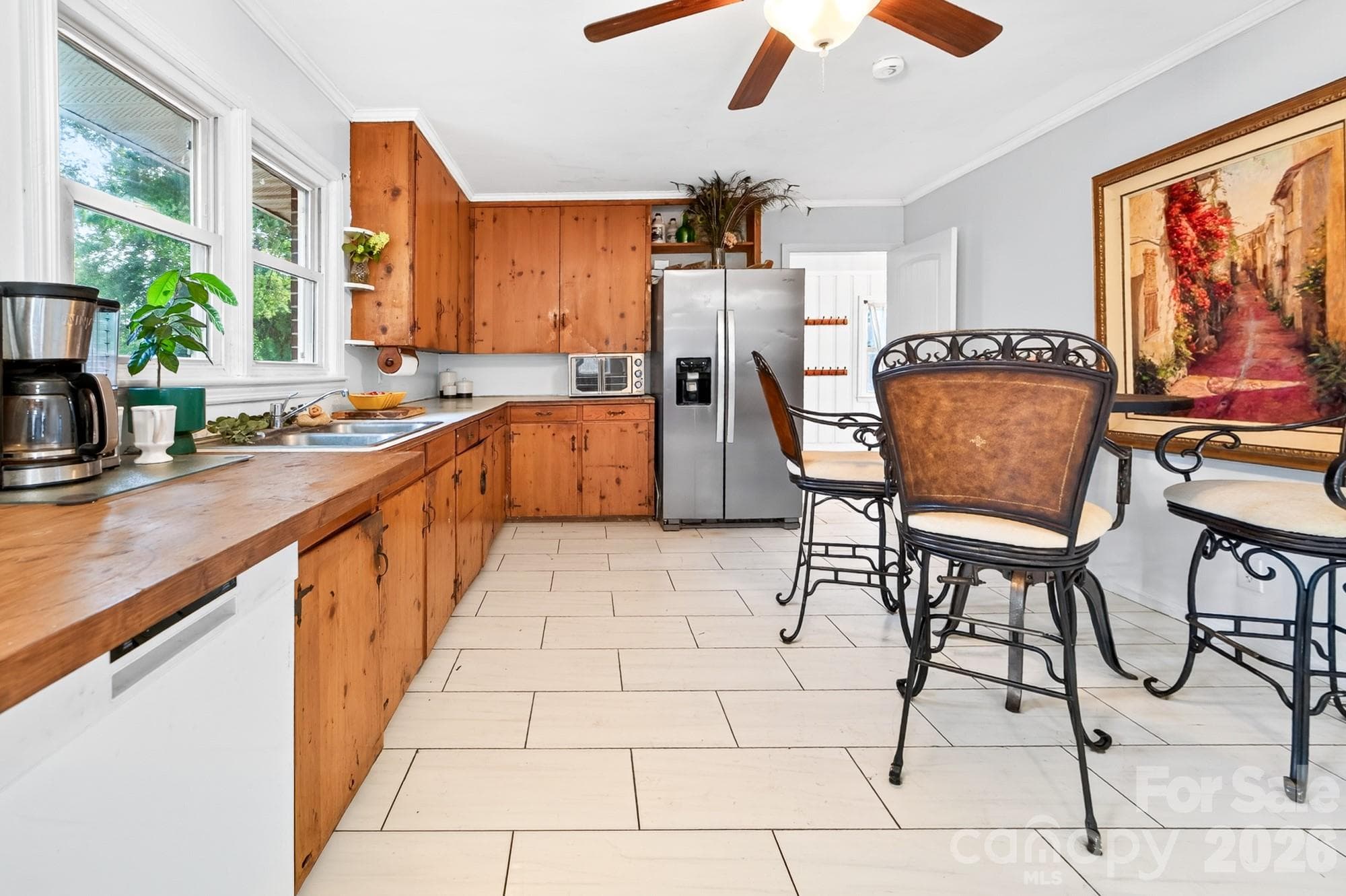 Single Family Residence at 561 N Shiloh Road, York, photo 12 of 41