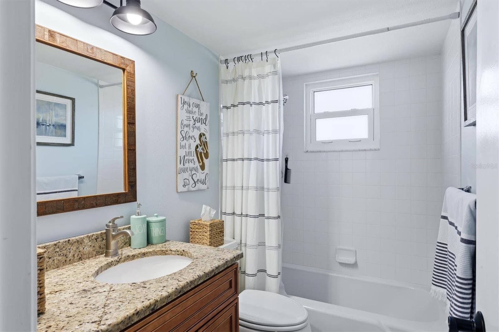 Hall Bathroom - 4040 IRONWOOD CIR #304F, BRADENTON