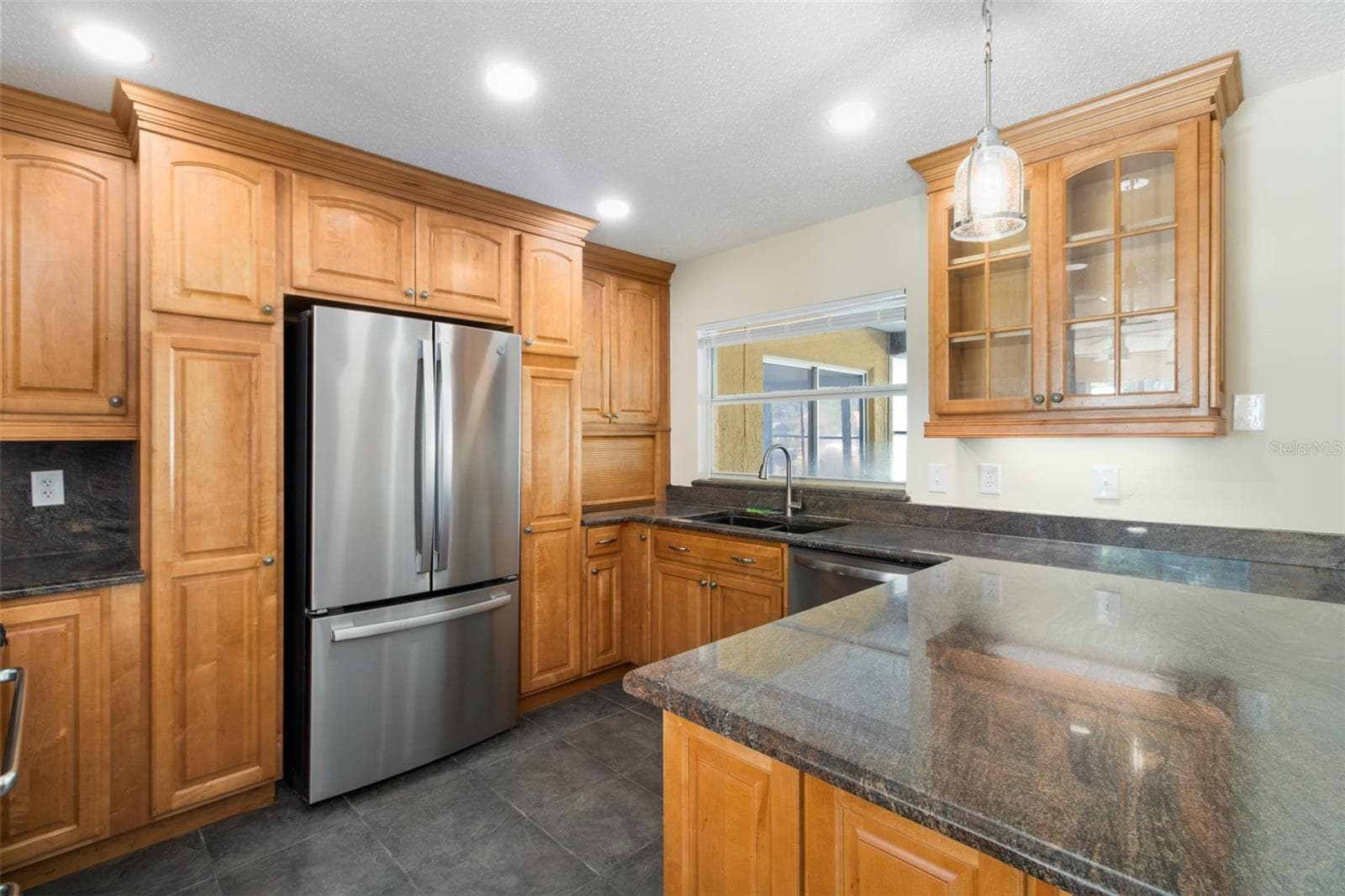Kitchen - 3215 LAKE SAXON DR, LAND O LAKES