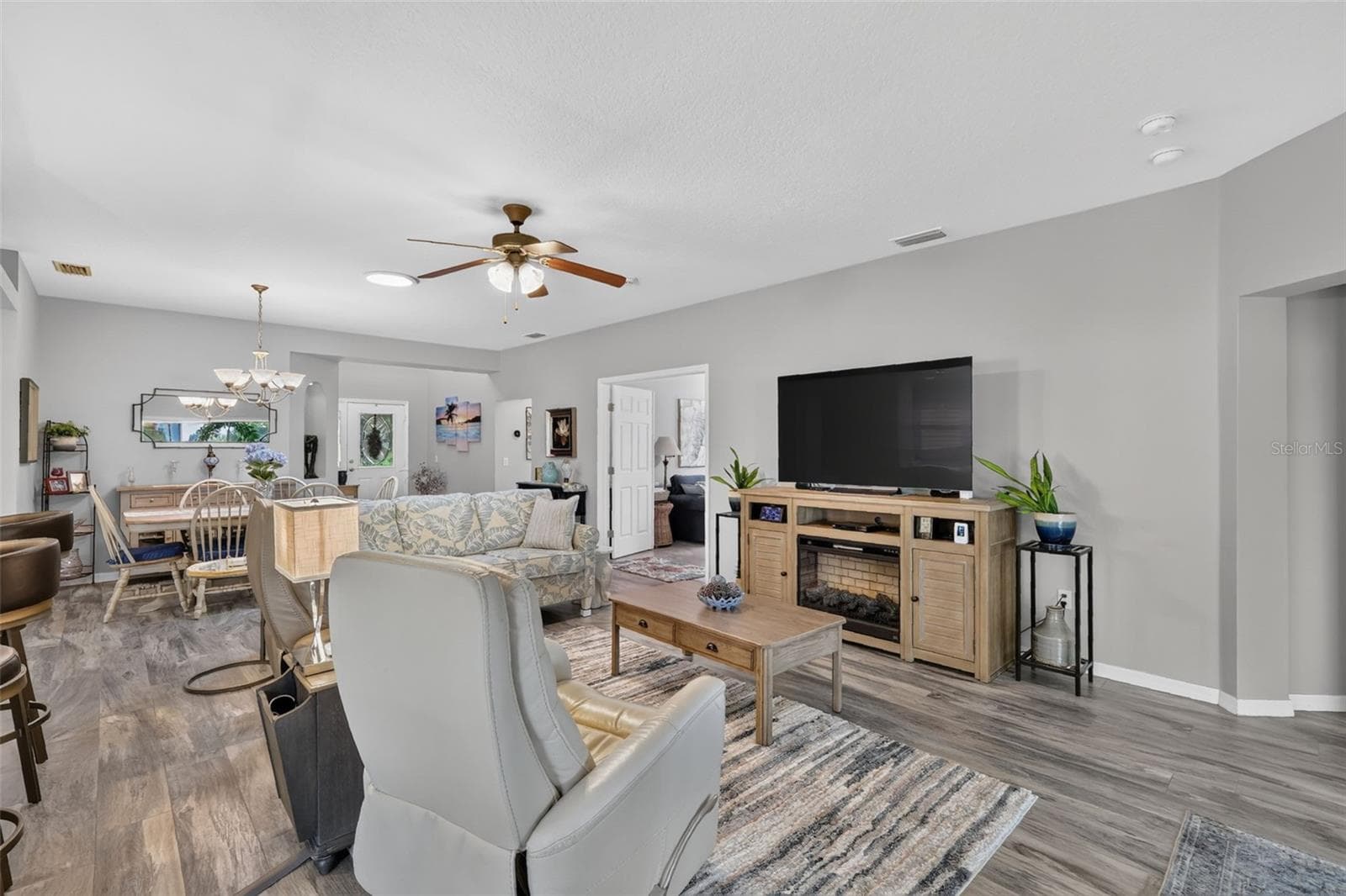 Single Family Residence at 26860 WHITE PLAINS WAY, LEESBURG, photo 10 of 42