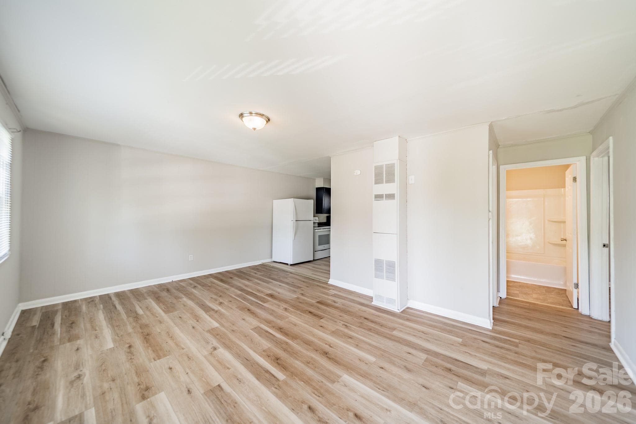 Duplex at 402 E Webb Street, Dallas, photo 9 of 21