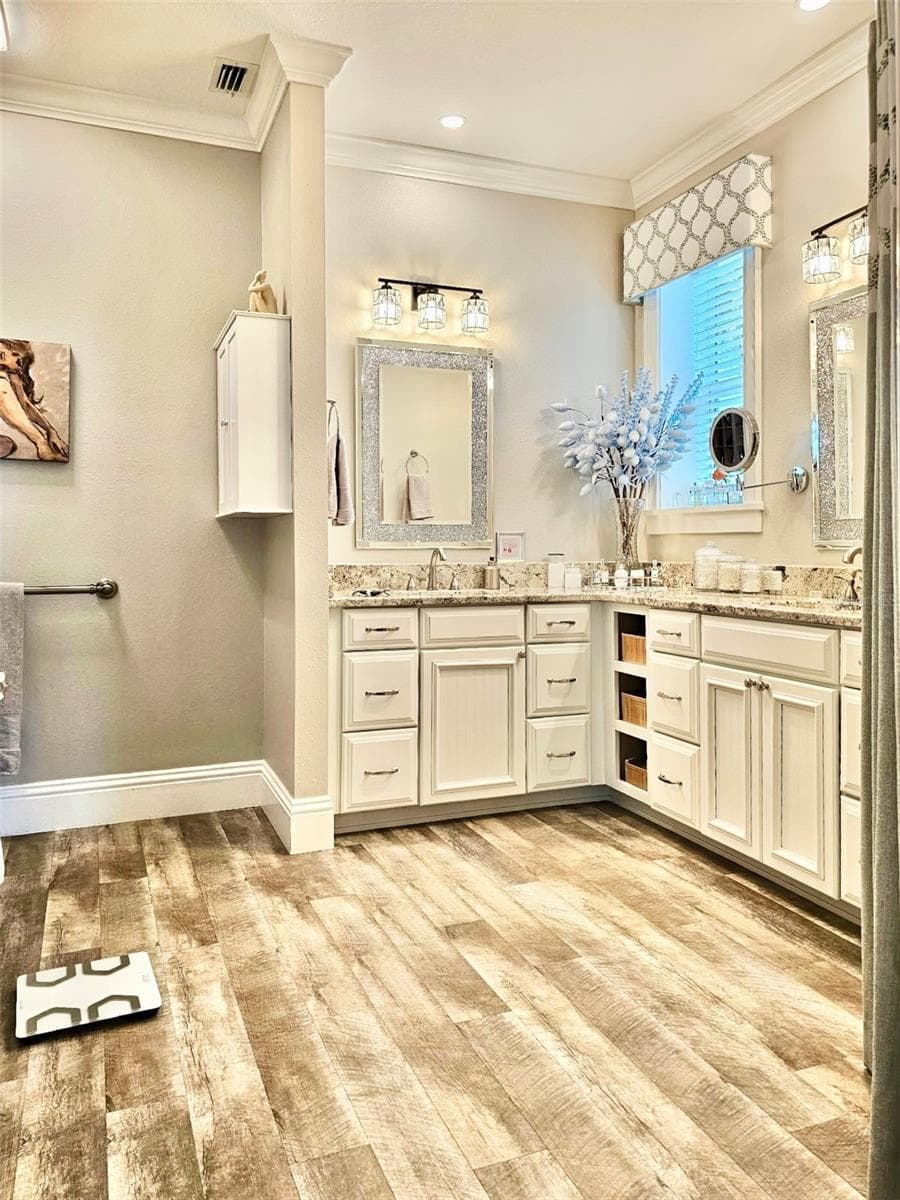 Single Family Residence at 1040 COTTAGE DR, THE VILLAGES, photo 14 of 25