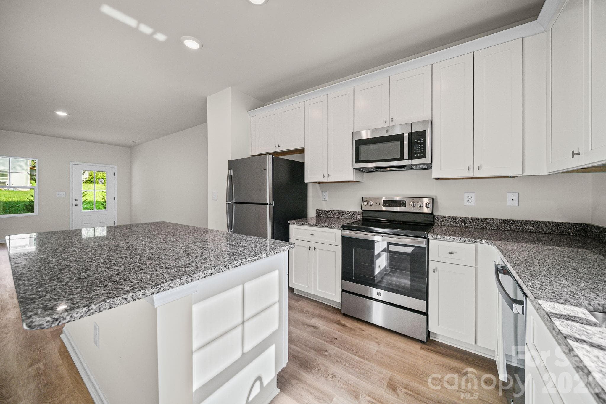 Kitchen Unit A - 511 N Hill Street, Dallas