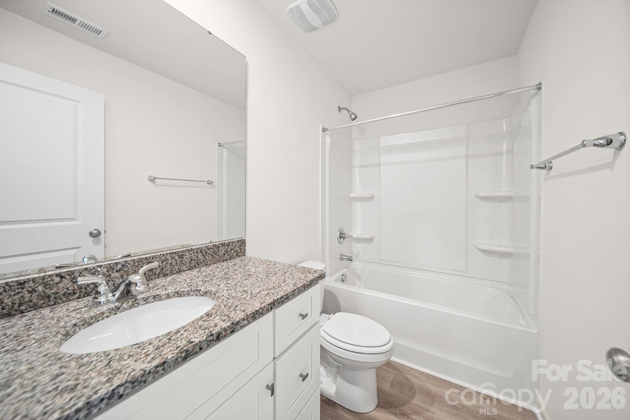 Secondary Bathroom Unit A - 511 N Hill Street, Dallas