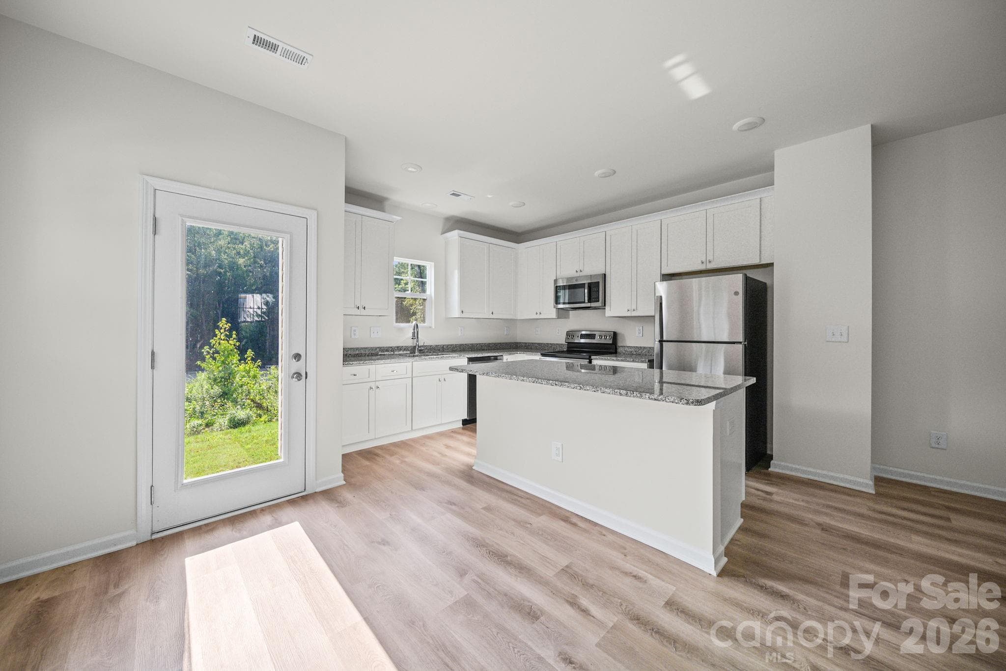 Kitchen Unit B - 511 N Hill Street, Dallas