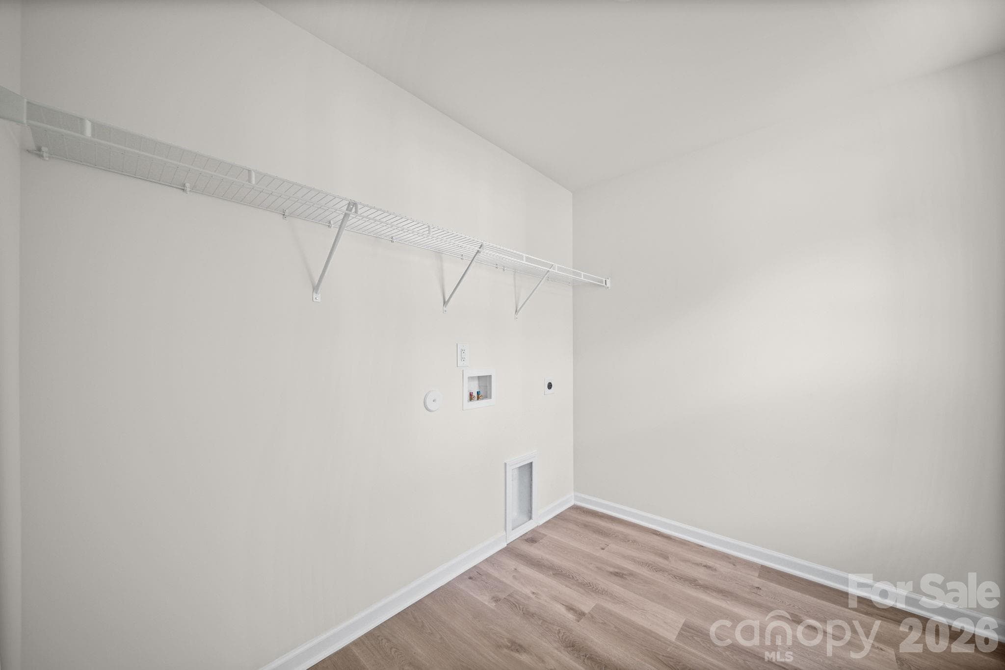 Laundry Room Unit B - 511 N Hill Street, Dallas