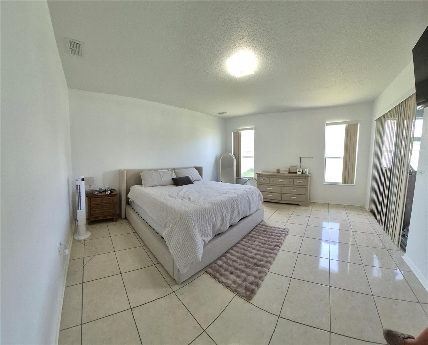 Master Bedroom - 560 VICEROY CT, KISSIMMEE