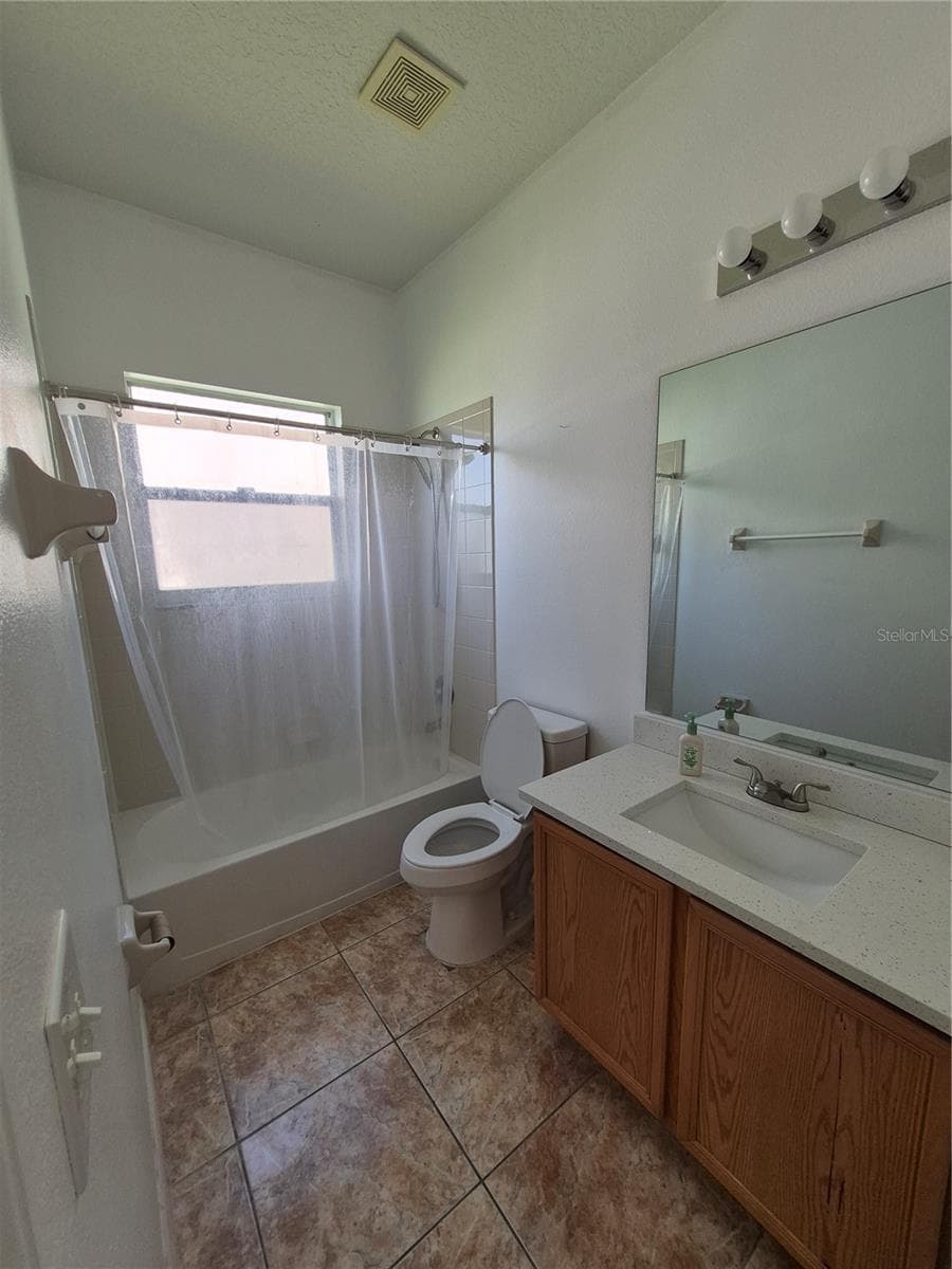Bathroom 3 - 560 VICEROY CT, KISSIMMEE