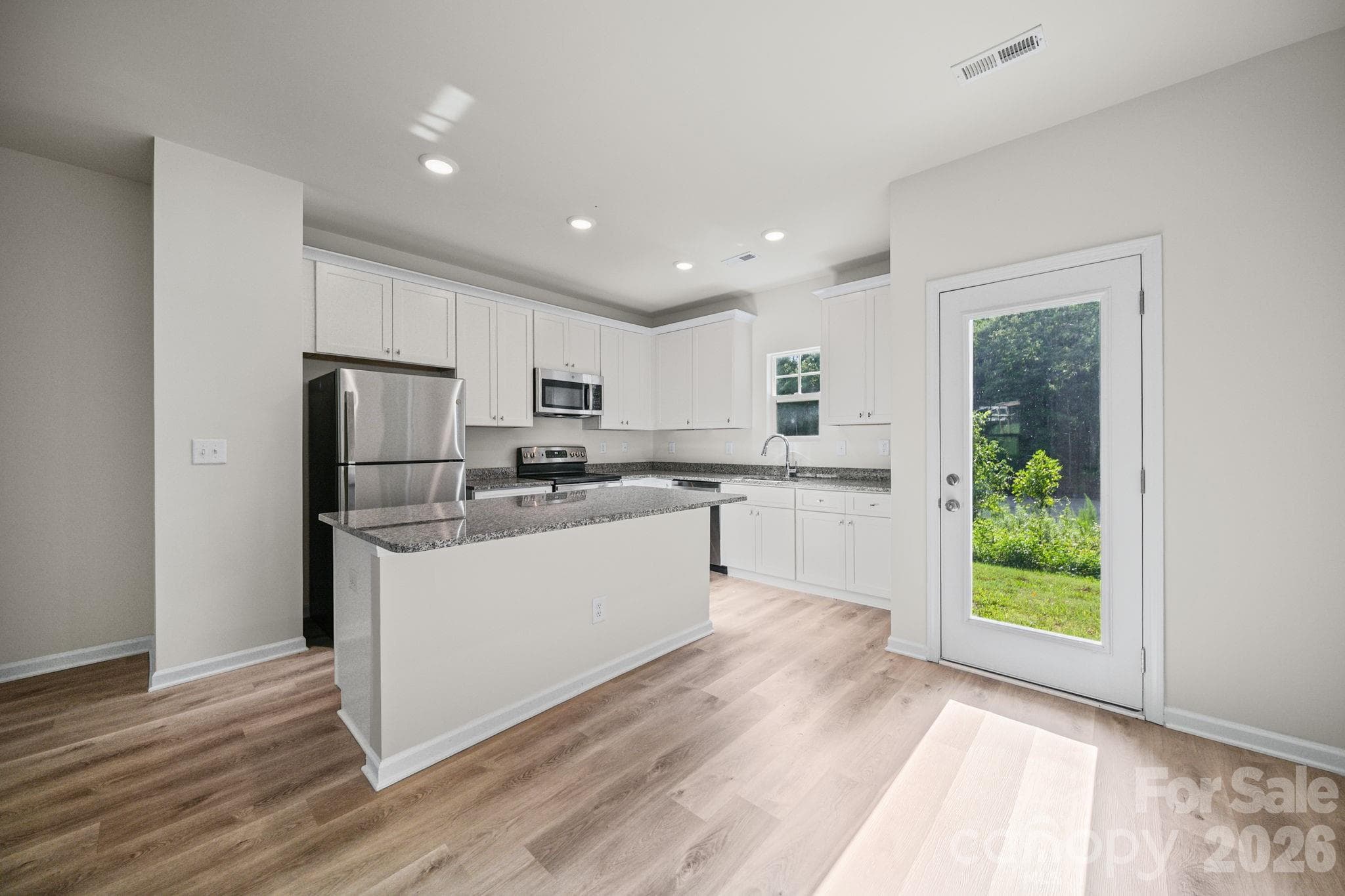 Kitchen - 511 N Hill Street, Dallas