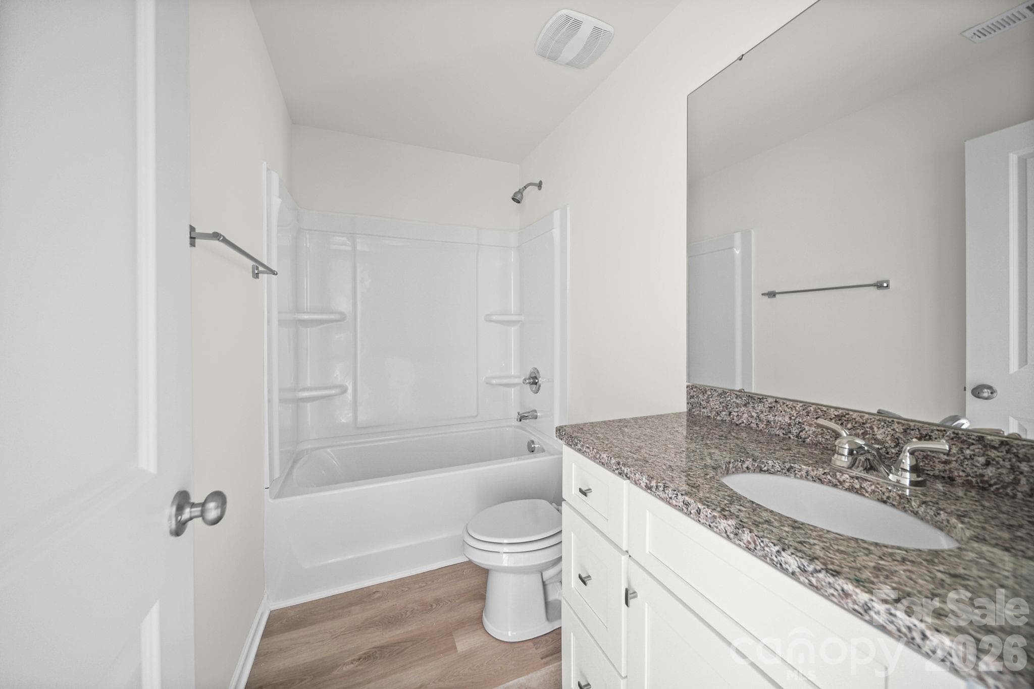 Secondary Bathroom - Other Unit - 511 N Hill Street, Dallas