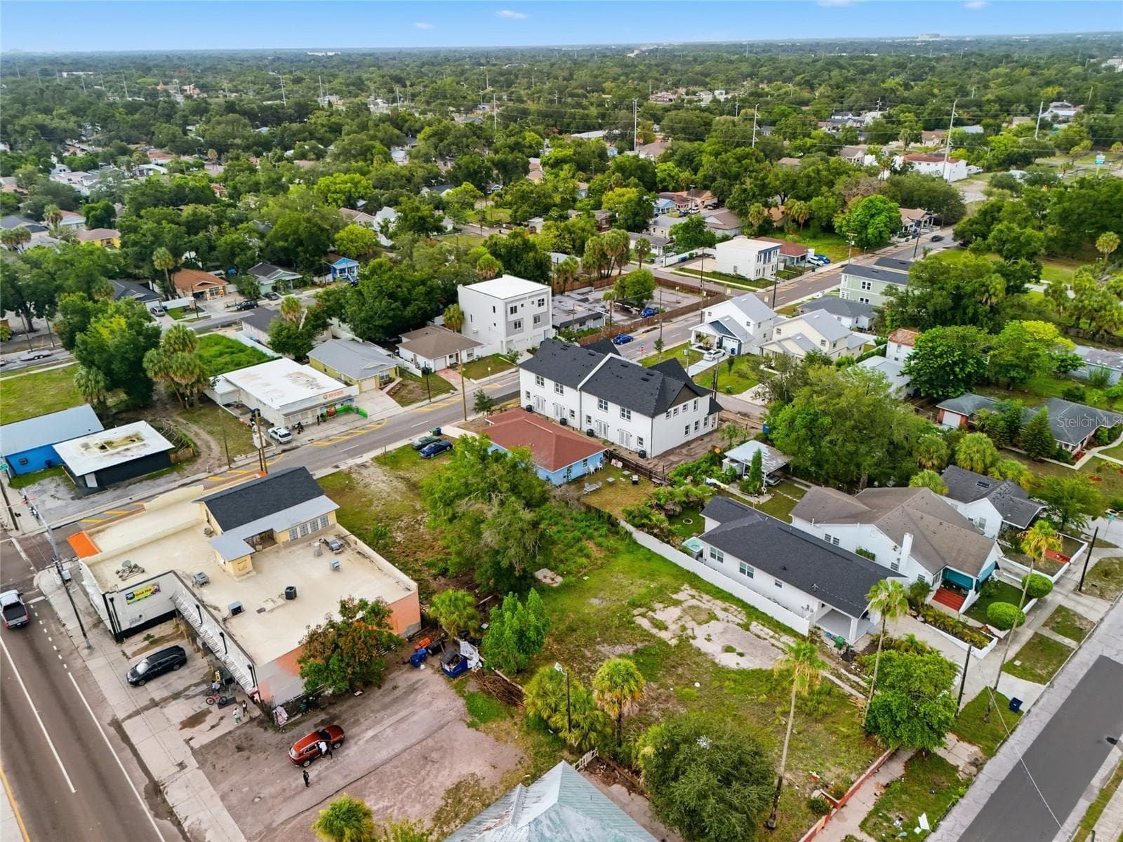 Single Family Residence at 2215 E COLUMBUS DR, TAMPA, photo 5 of 27