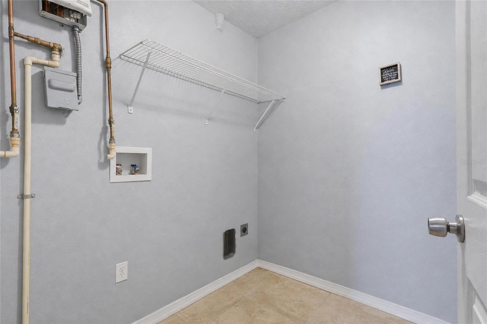 Single Family Residence at 2215 E COLUMBUS DR, TAMPA, photo 14 of 27