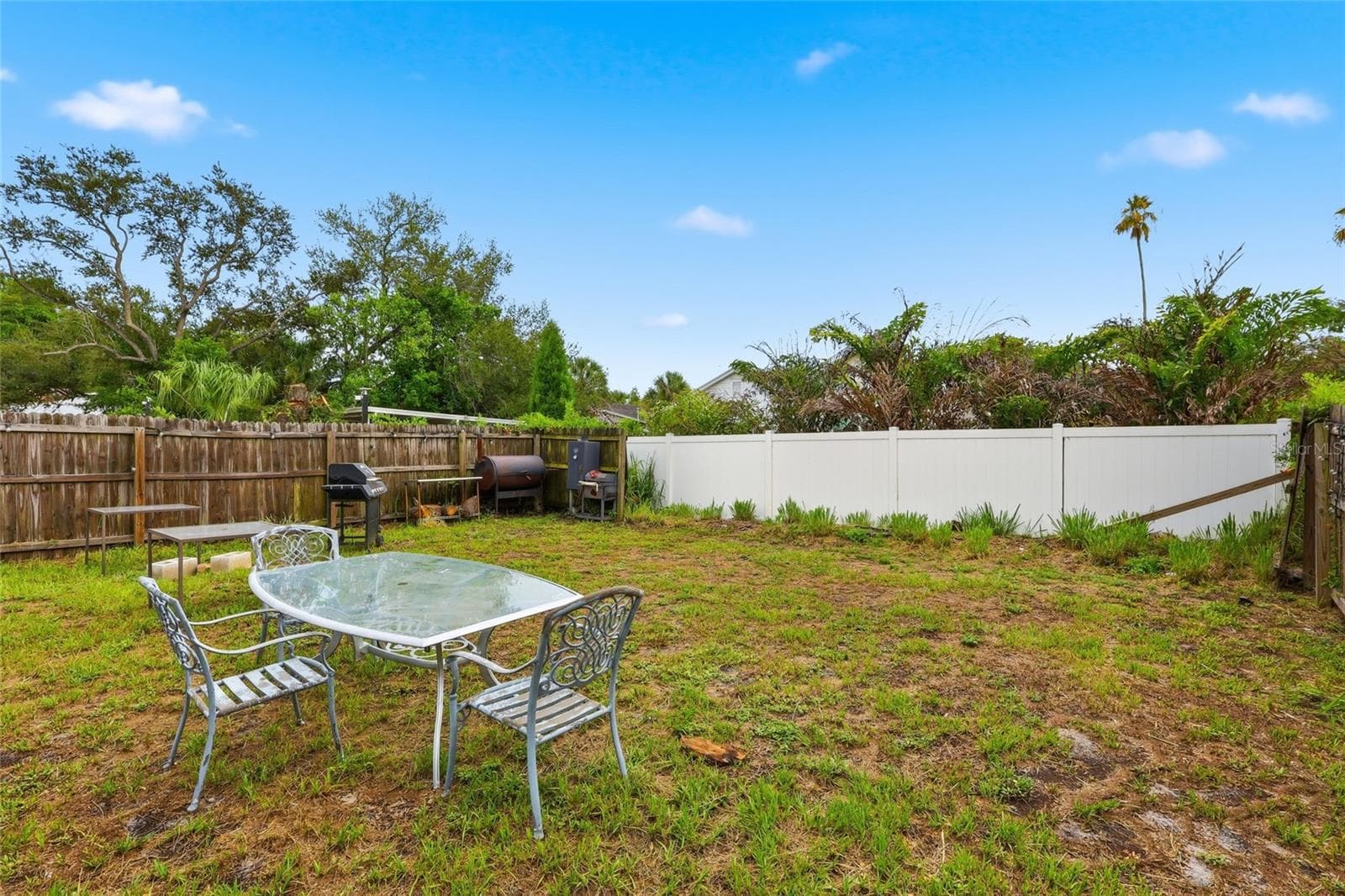 Single Family Residence at 2215 E COLUMBUS DR, TAMPA, photo 22 of 27