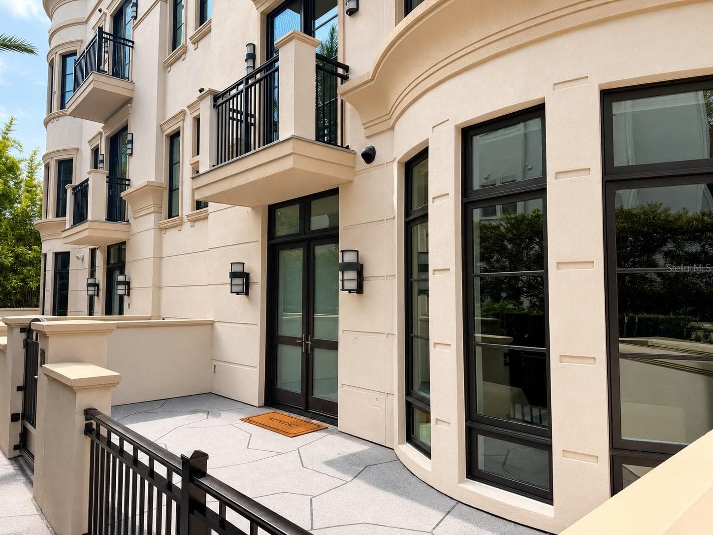 Townhouse at 125 S INTERLACHEN AVE #2, WINTER PARK, photo 2 of 50