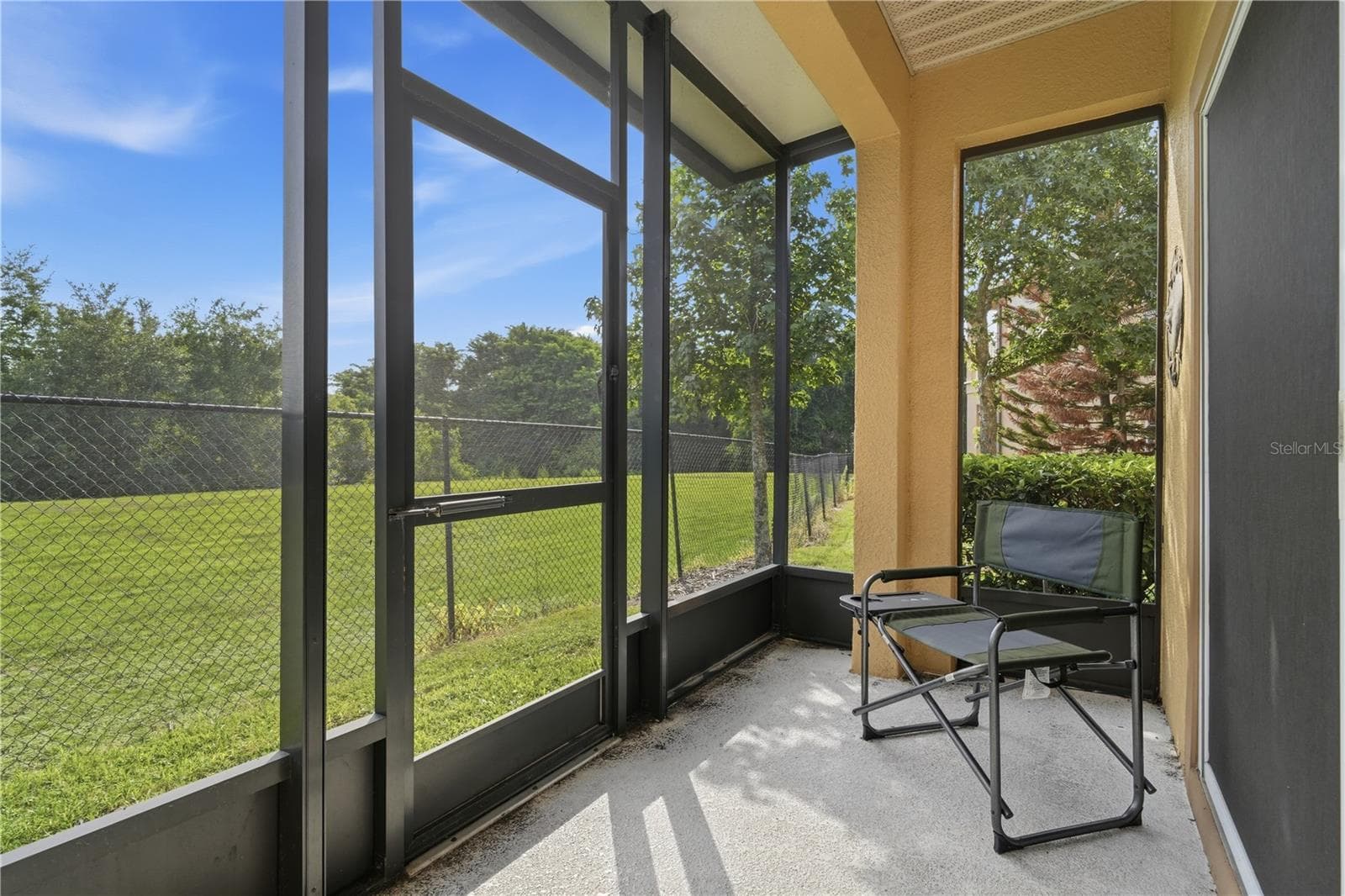 Townhouse at 1610 RETREAT VIEW CIR, SANFORD, photo 15 of 28
