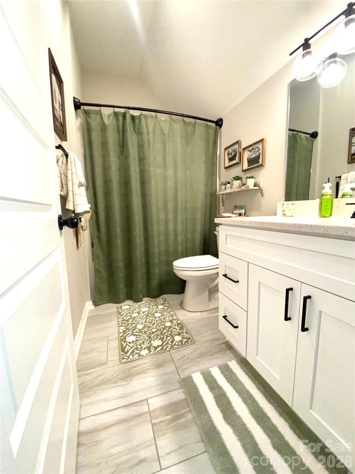 Upstairs bathroom - 3110 Bellwood Place, Kannapolis