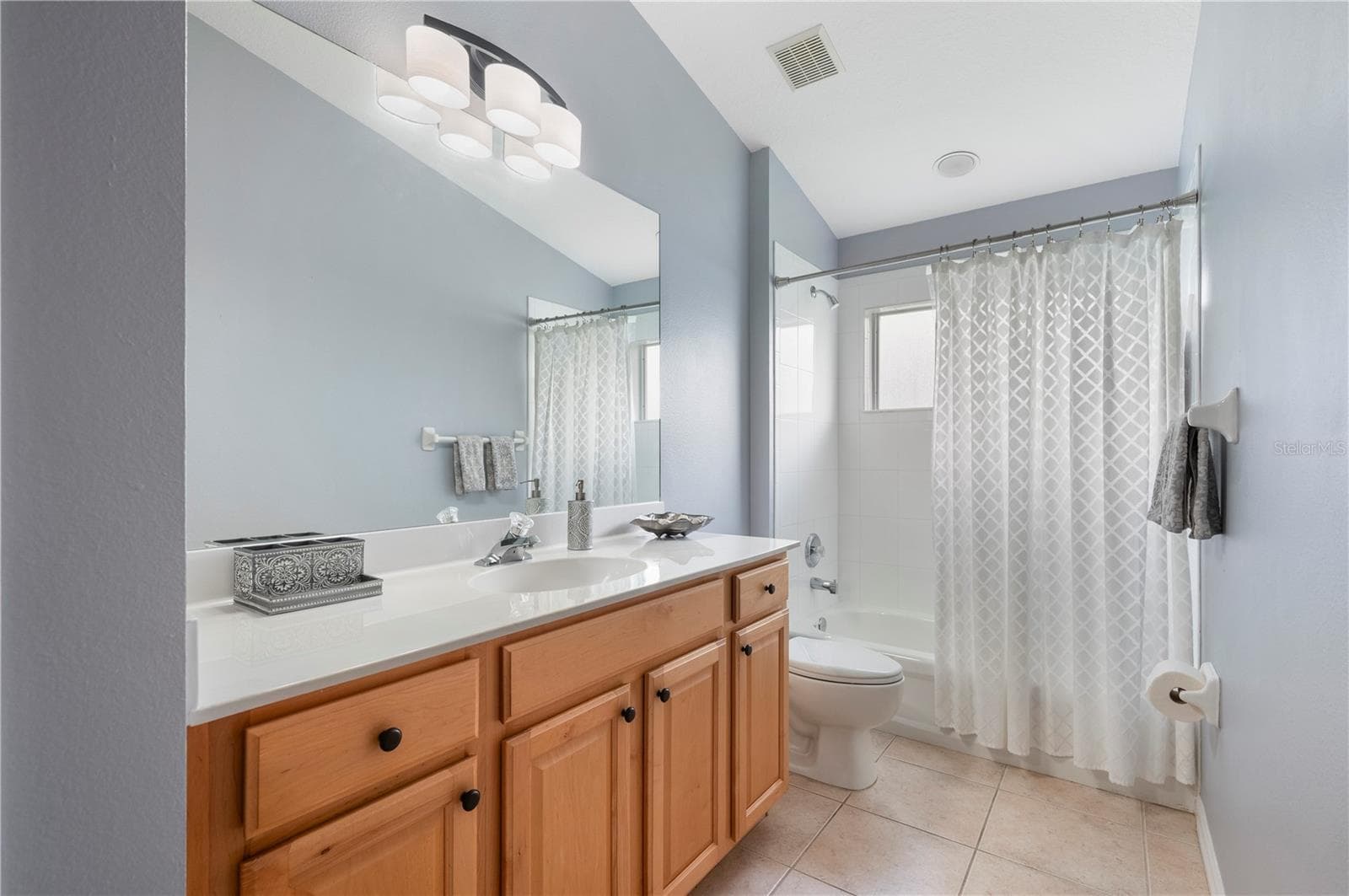 Guest Bathroom - 1611 SCARLETT AVE, NORTH PORT