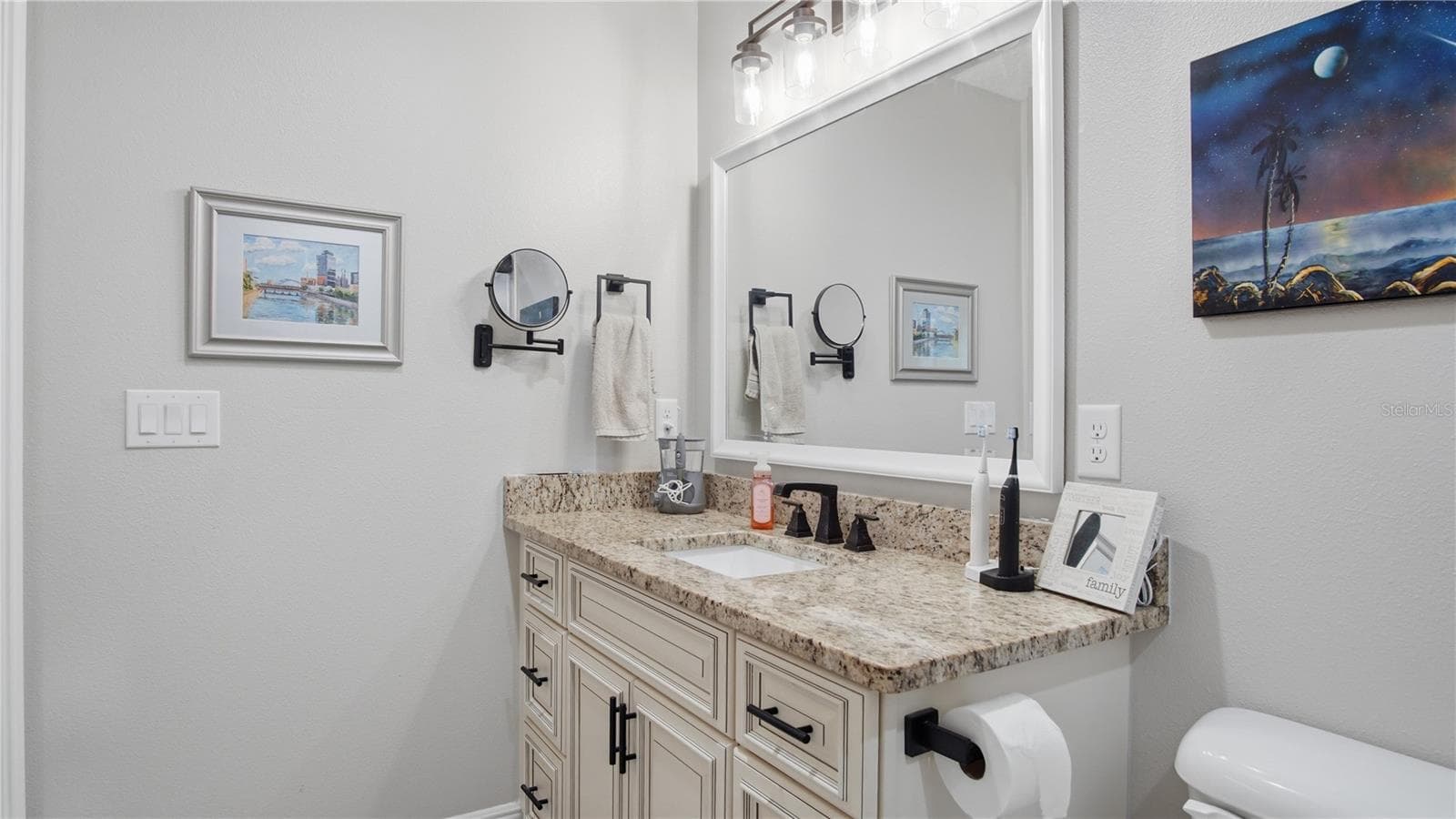 En Suite Bath - 6752 SW 179TH COURT RD, DUNNELLON