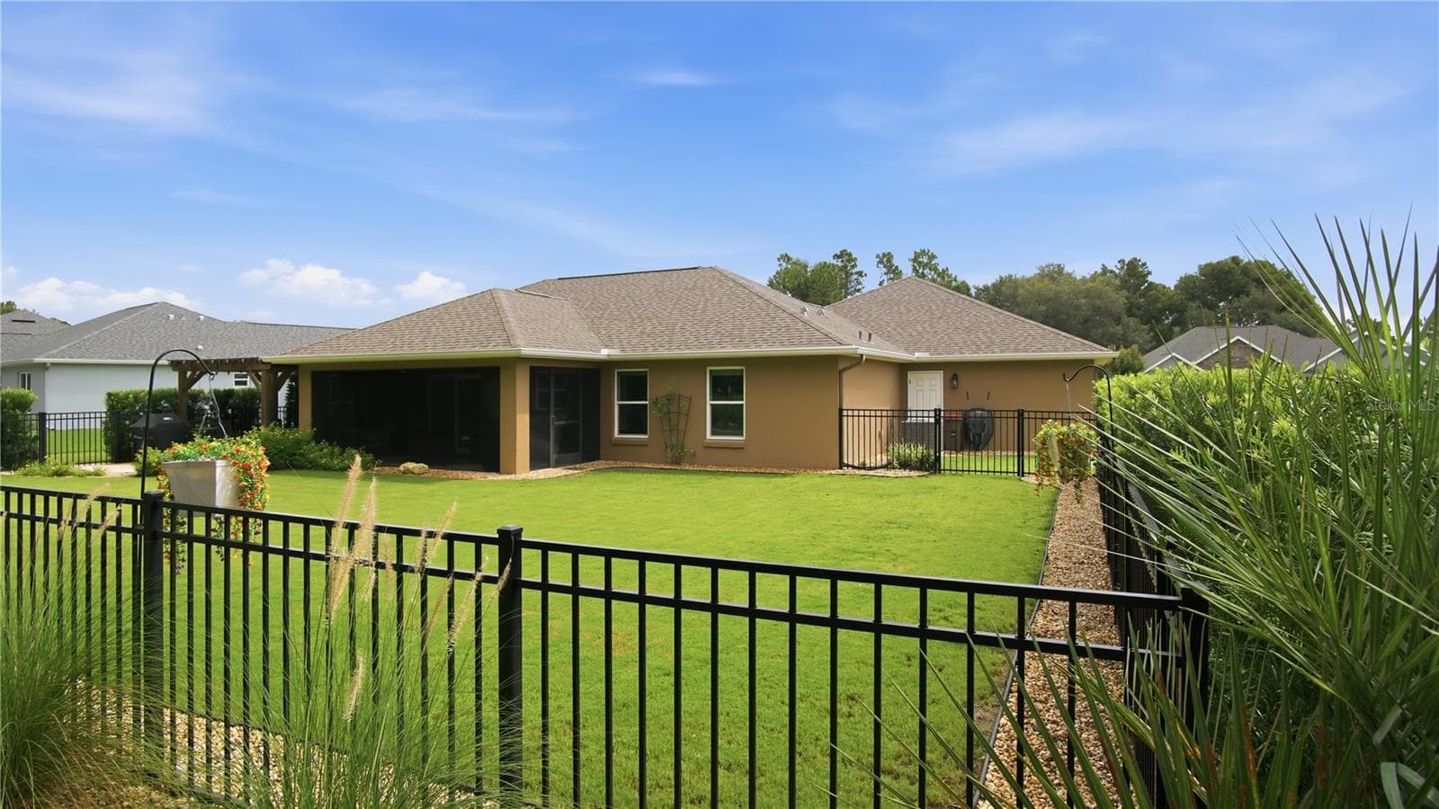 Looking at the back - 6752 SW 179TH COURT RD, DUNNELLON