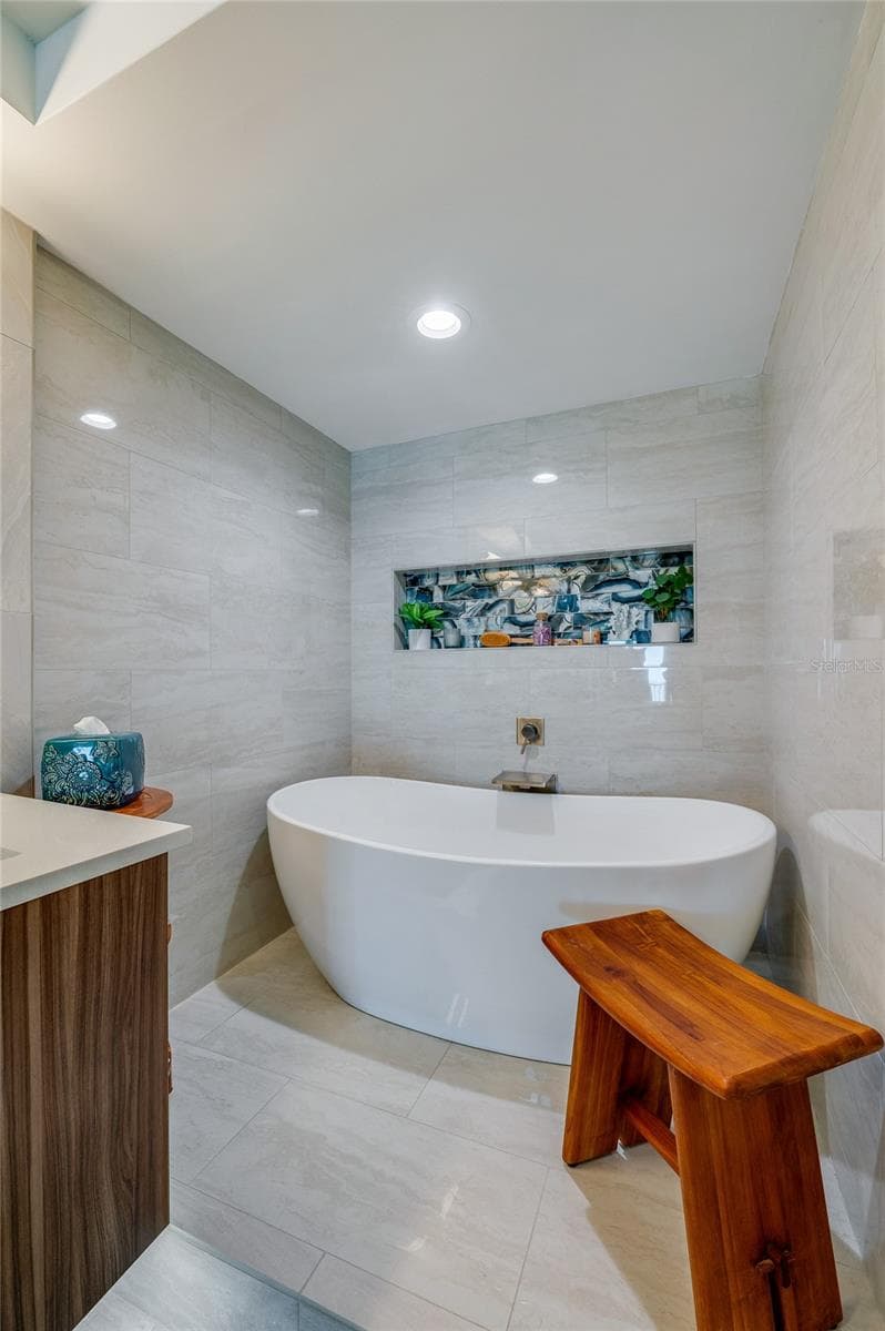Master Bath - 4565 S ATLANTIC AVE #5204, PONCE INLET