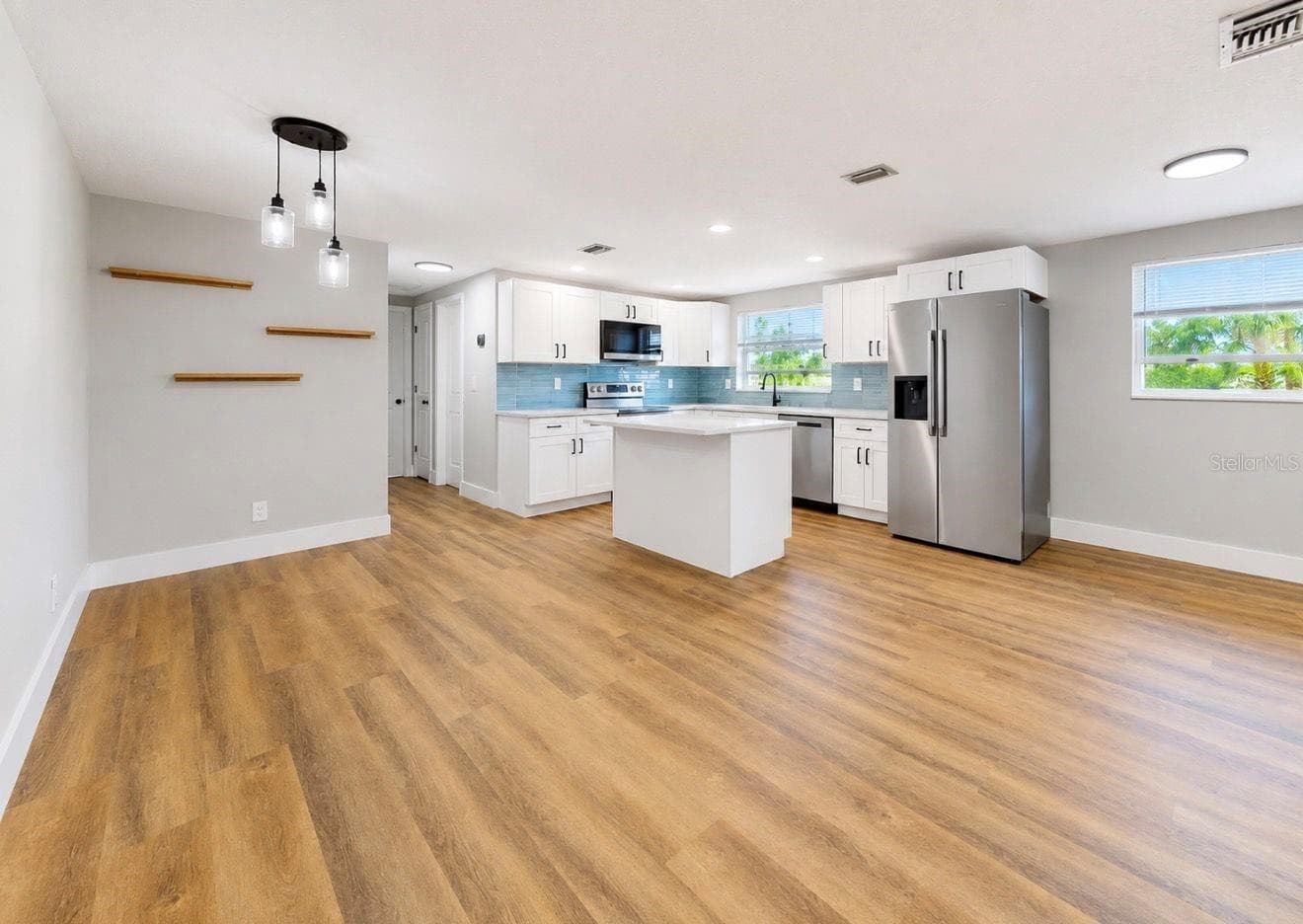 Single Family Residence at 617 GOLF AND SEA BLVD, APOLLO BEACH, photo 9 of 35
