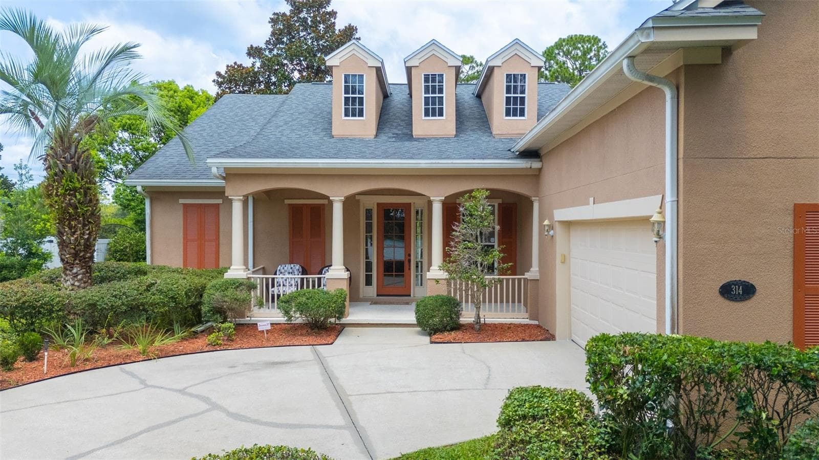 Single Family Residence at 314 W LAKE VICTORIA CIR, DELAND, photo 2 of 66