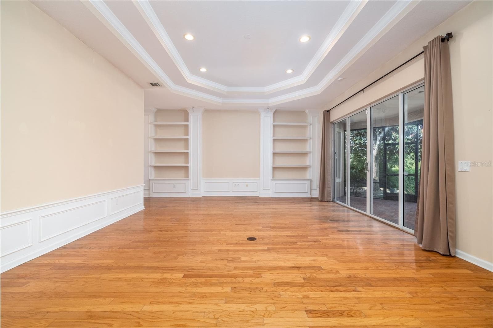 Living Room, Custom Book Shelves - 314 W LAKE VICTORIA CIR, DELAND