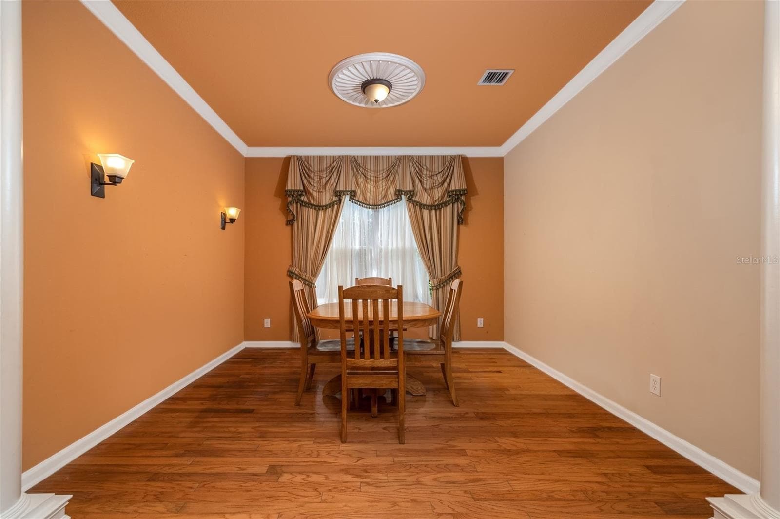 Single Family Residence at 314 W LAKE VICTORIA CIR, DELAND, photo 9 of 66