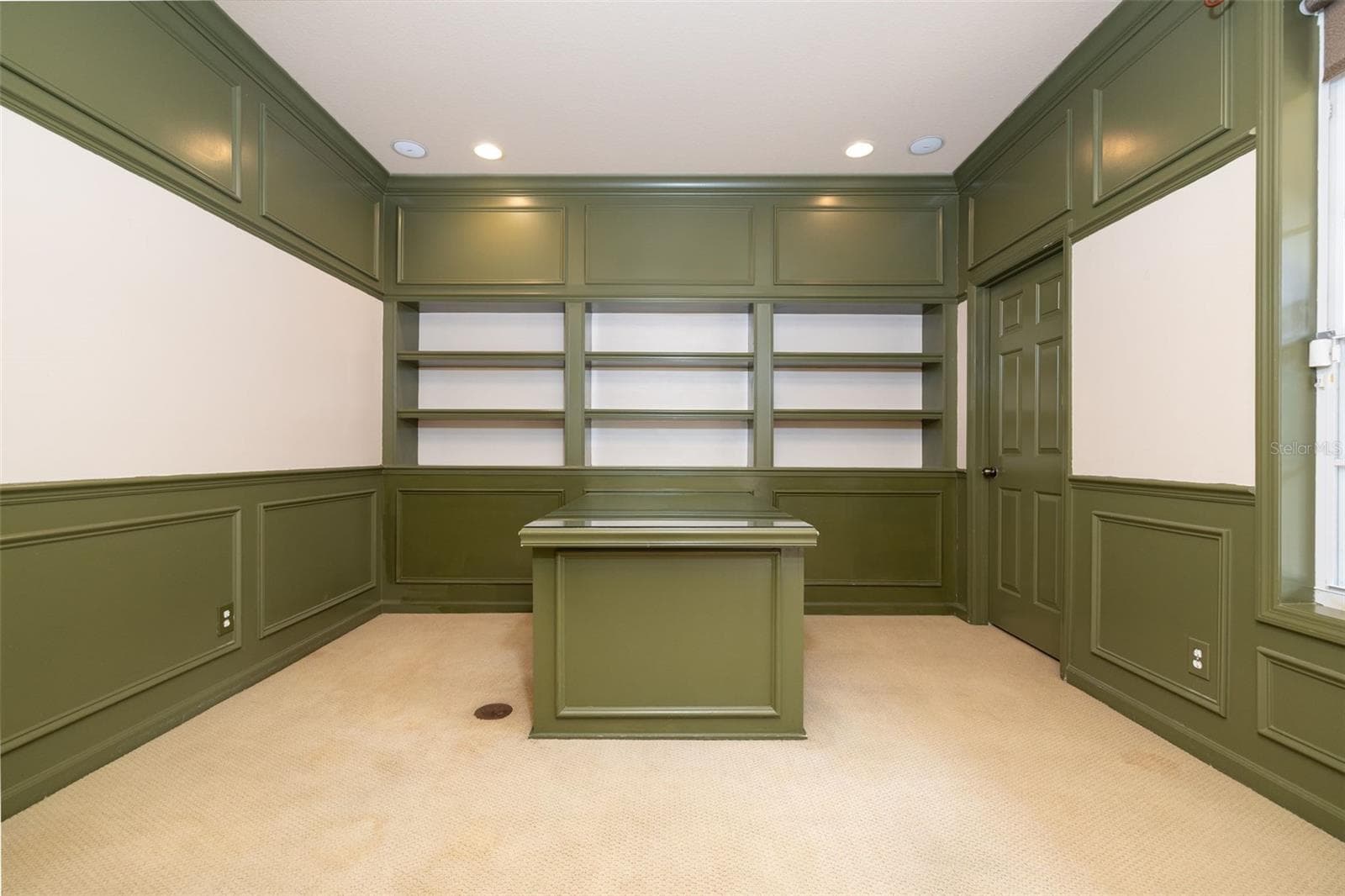 Built-in Office or 2nd Bedroom - 314 W LAKE VICTORIA CIR, DELAND
