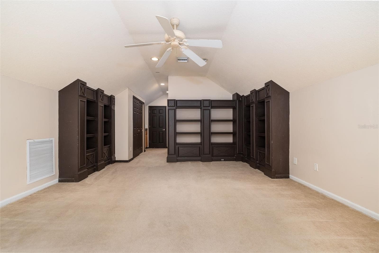 Single Family Residence at 314 W LAKE VICTORIA CIR, DELAND, photo 37 of 66