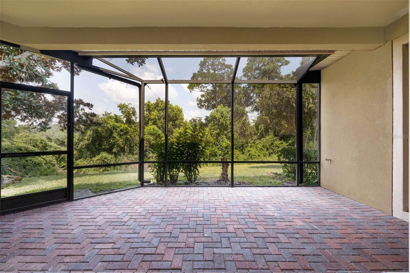 Single Family Residence at 314 W LAKE VICTORIA CIR, DELAND, photo 41 of 66