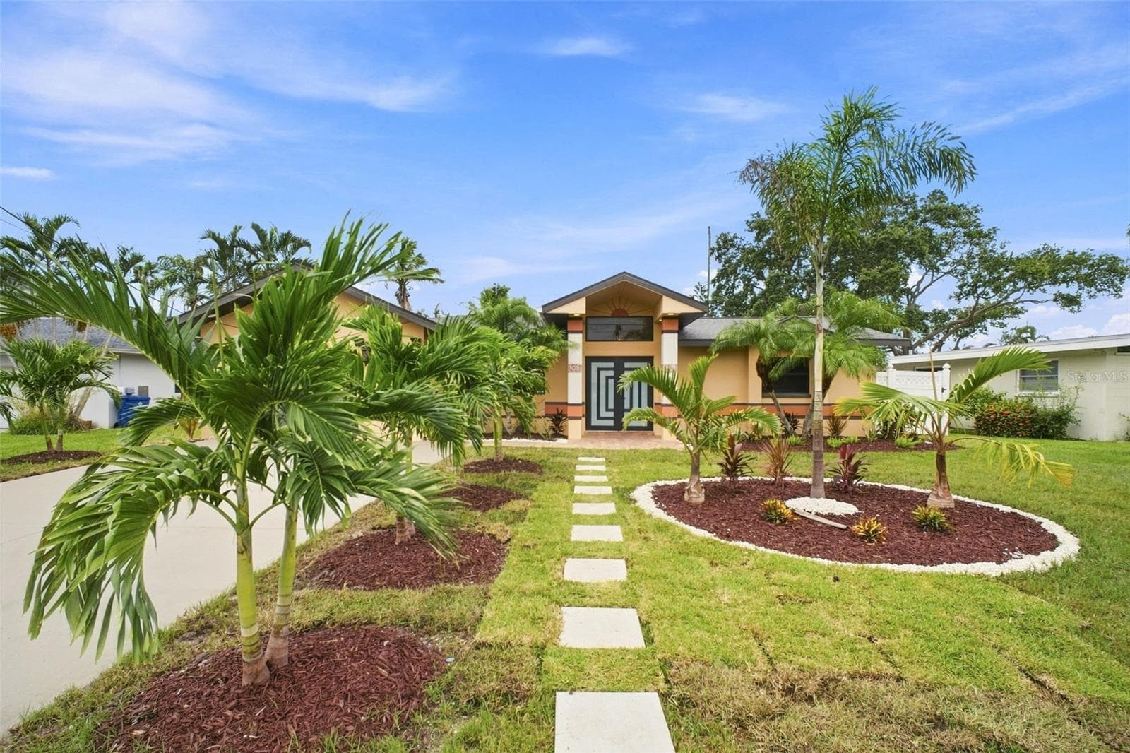 Single Family Residence at 15918 REDINGTON DR, REDINGTON BEACH, photo 5 of 79