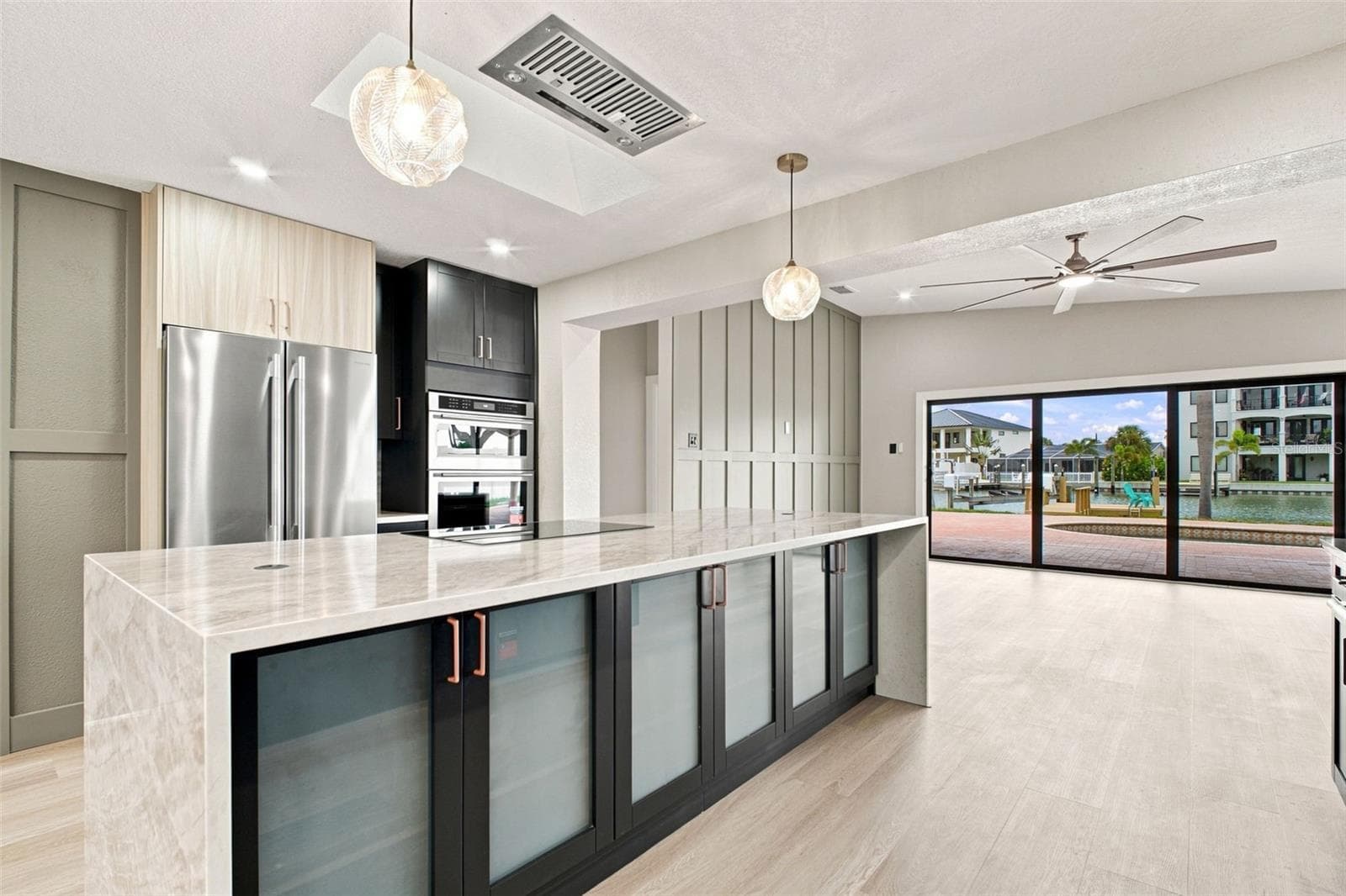 Custom Chef's Kitchen - 15918 REDINGTON DR, REDINGTON BEACH