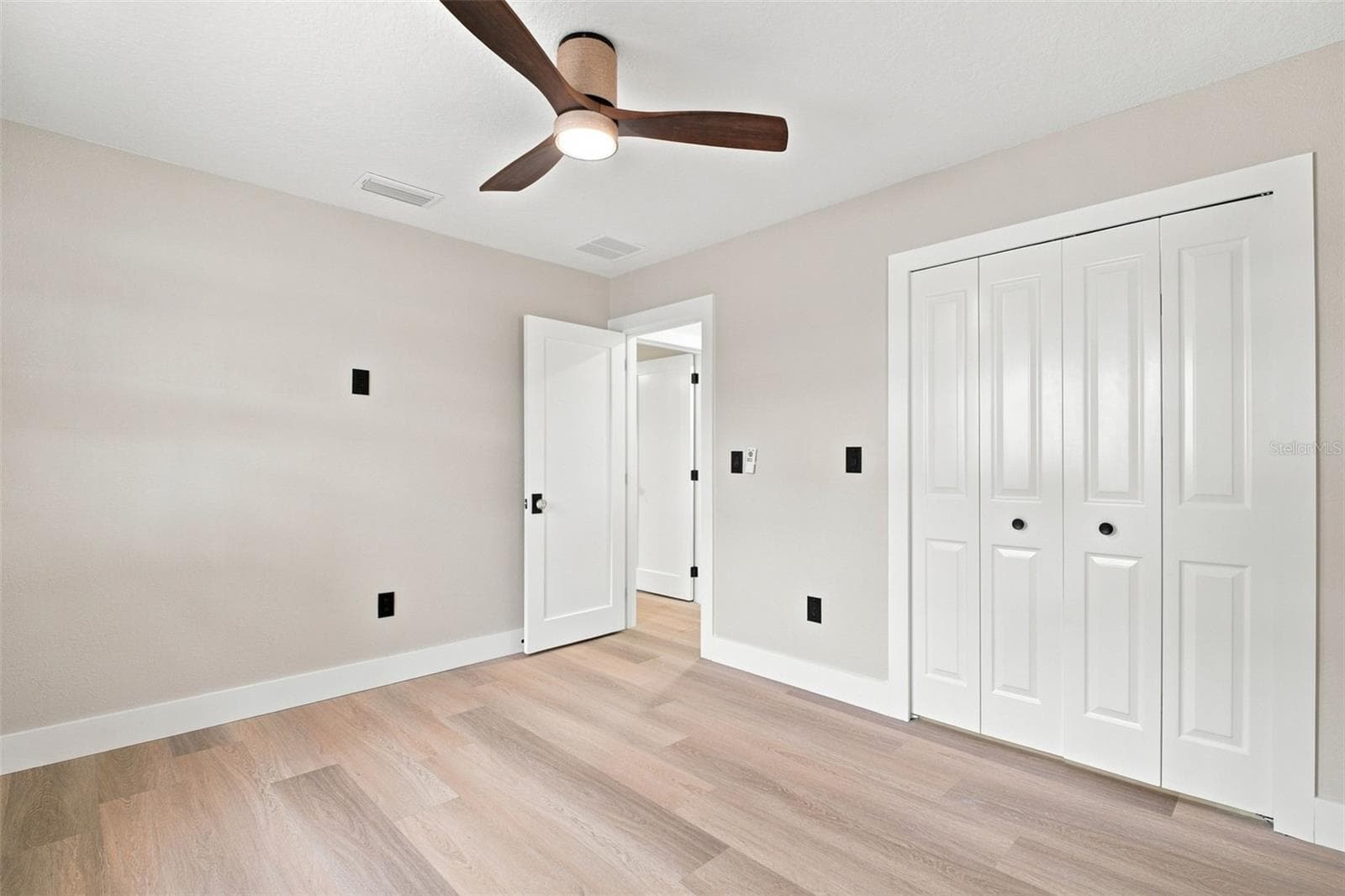 bedroom 2 - 15918 REDINGTON DR, REDINGTON BEACH
