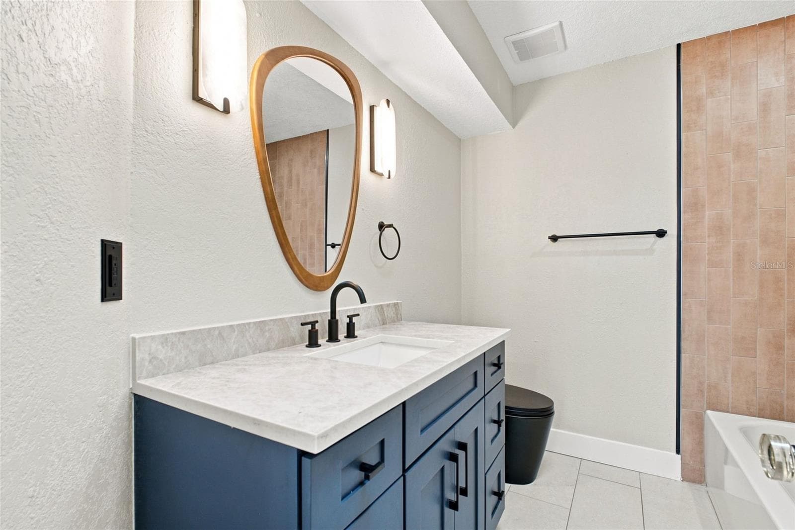 guest bath - 15918 REDINGTON DR, REDINGTON BEACH