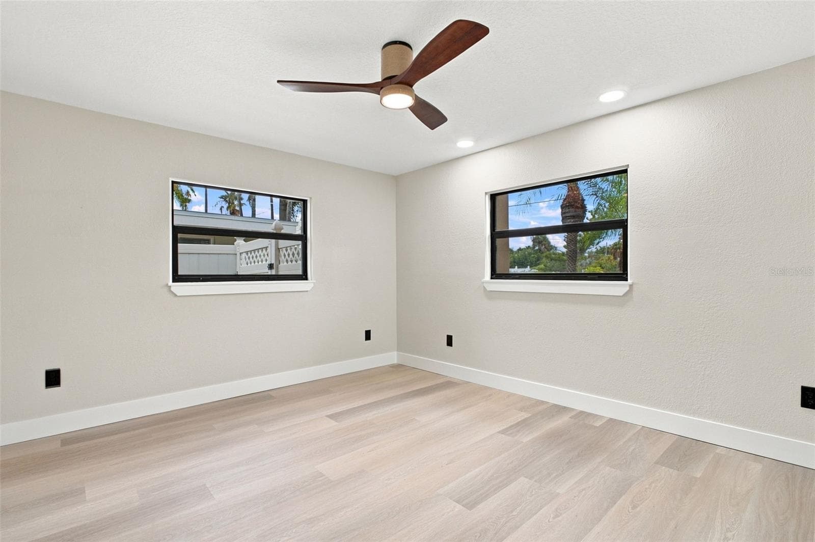 bedroom 3 - 15918 REDINGTON DR, REDINGTON BEACH