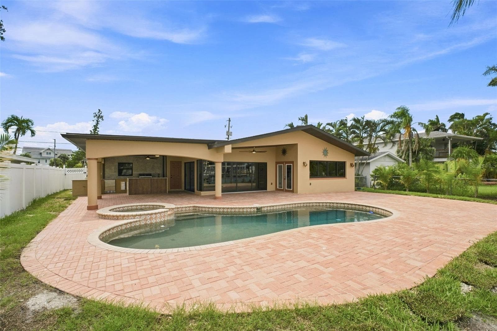 PebbleTec Pool - 15918 REDINGTON DR, REDINGTON BEACH