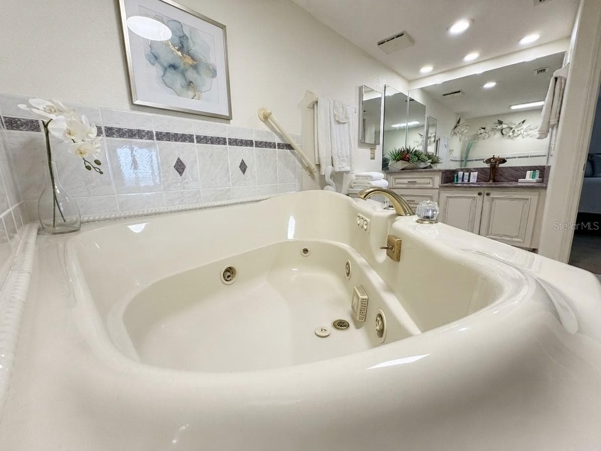 Condominium at 4620 BAY BLVD #1112, PORT RICHEY, photo 19 of 26