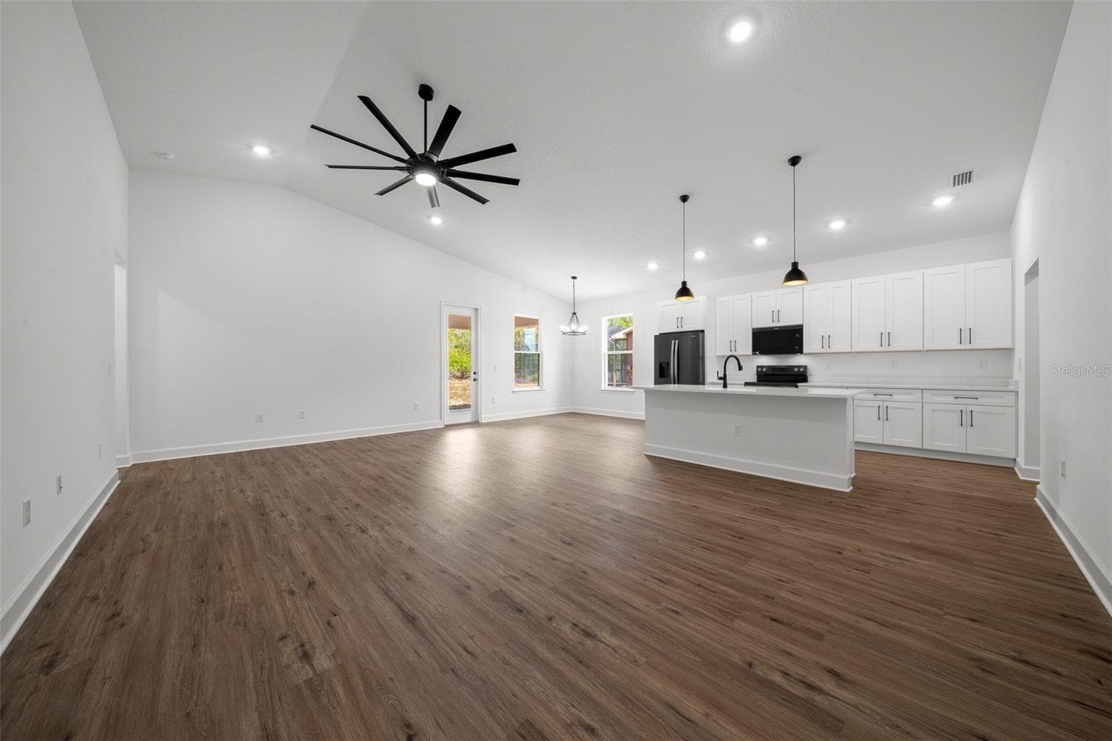 Single Family Residence at 10153 LYNNHAVEN RD, SPRING HILL, photo 10 of 46