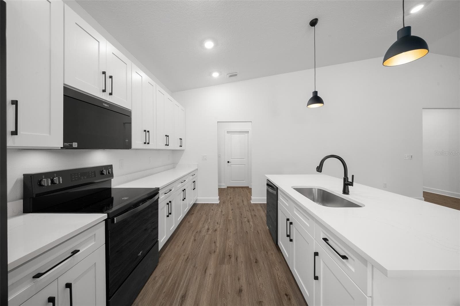 Single Family Residence at 10153 LYNNHAVEN RD, SPRING HILL, photo 14 of 46