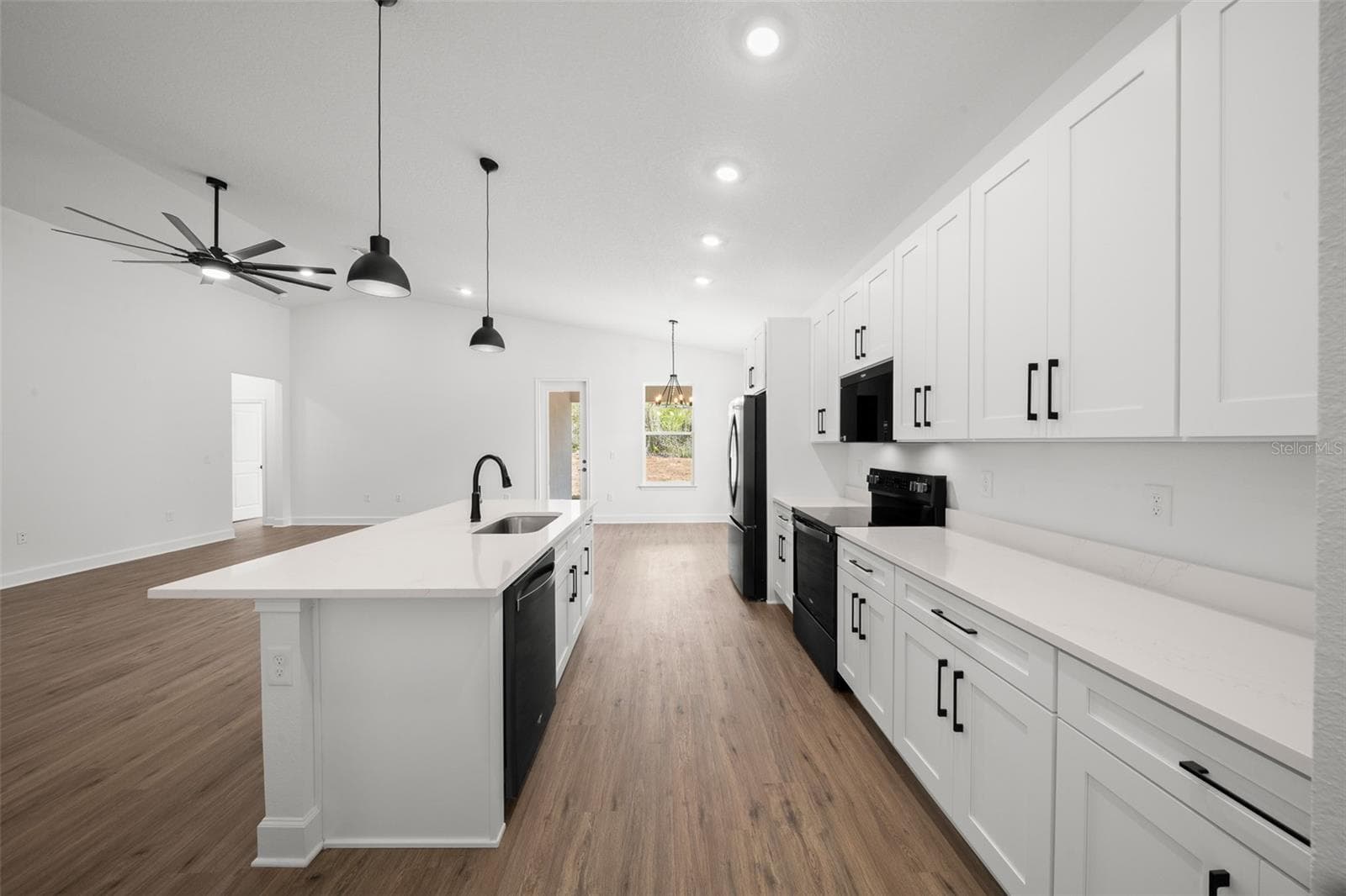 Single Family Residence at 10153 LYNNHAVEN RD, SPRING HILL, photo 16 of 46
