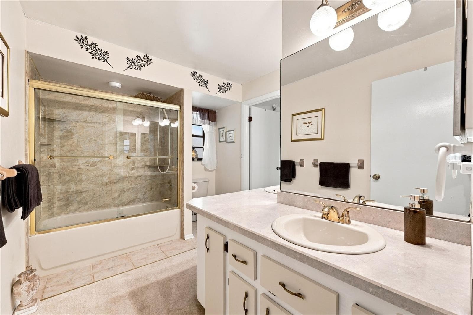 Primary Bathroom - 400 FAIRBANKS RD, SPRING HILL