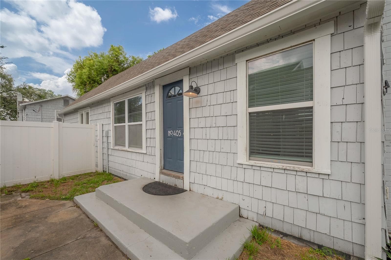 Single Family Residence at 405 E CAYUGA ST, TAMPA, photo 2 of 54