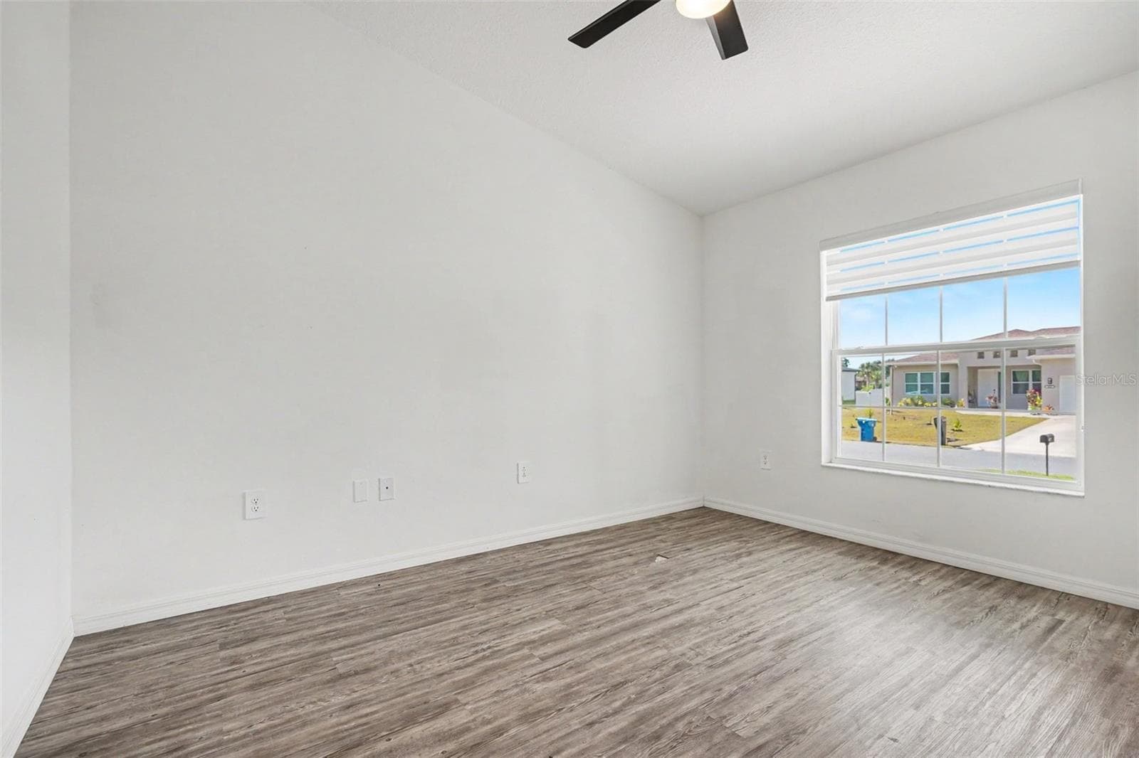 Single Family Residence at 427 SE FLAGLER RD, PALM BAY, photo 15 of 28