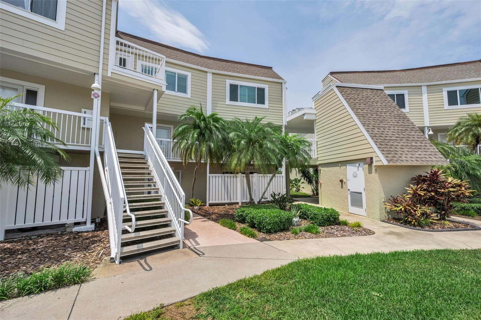 Condominium at 433 S PAULA DR #32, DUNEDIN, photo 5 of 70