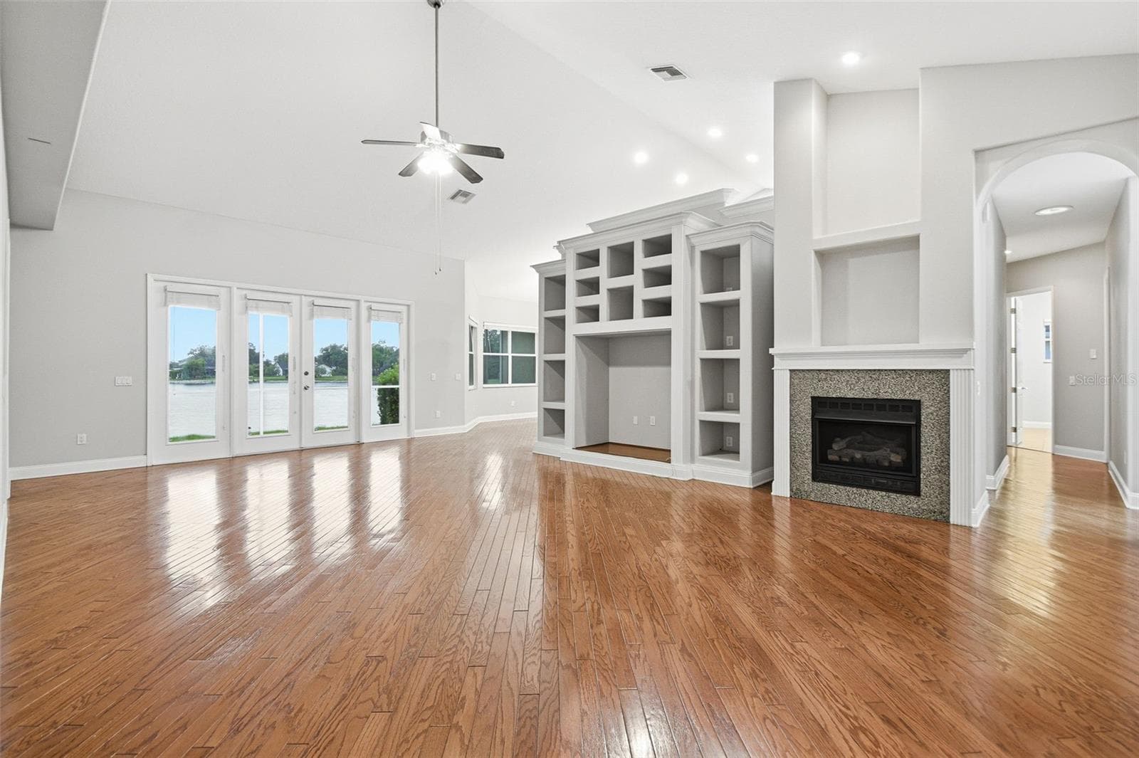Single Family Residence at 9009 RIVERVIEW DR, RIVERVIEW, photo 13 of 62