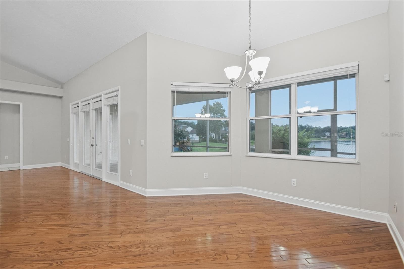 Single Family Residence at 9009 RIVERVIEW DR, RIVERVIEW, photo 15 of 62