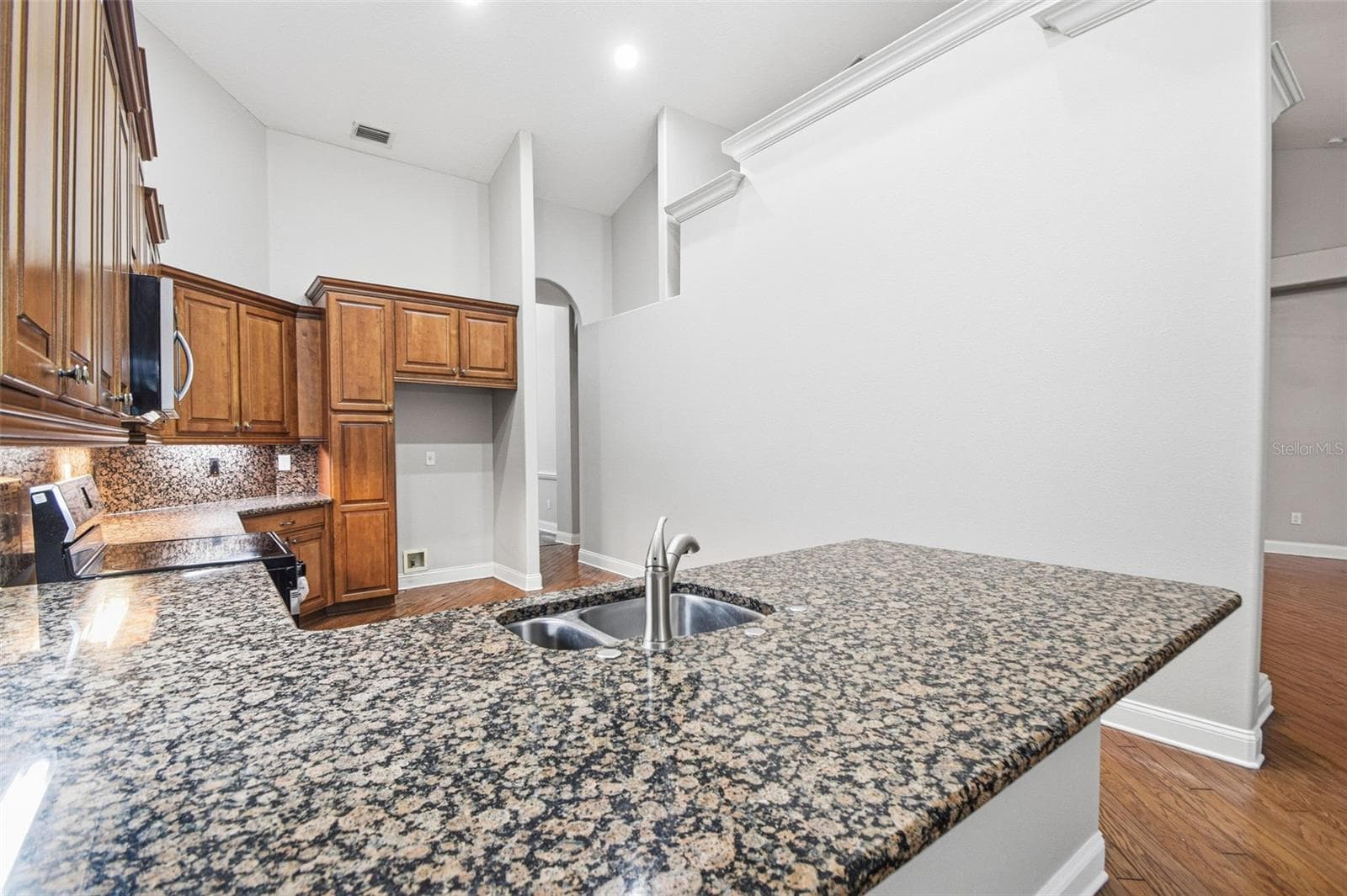 Single Family Residence at 9009 RIVERVIEW DR, RIVERVIEW, photo 18 of 62
