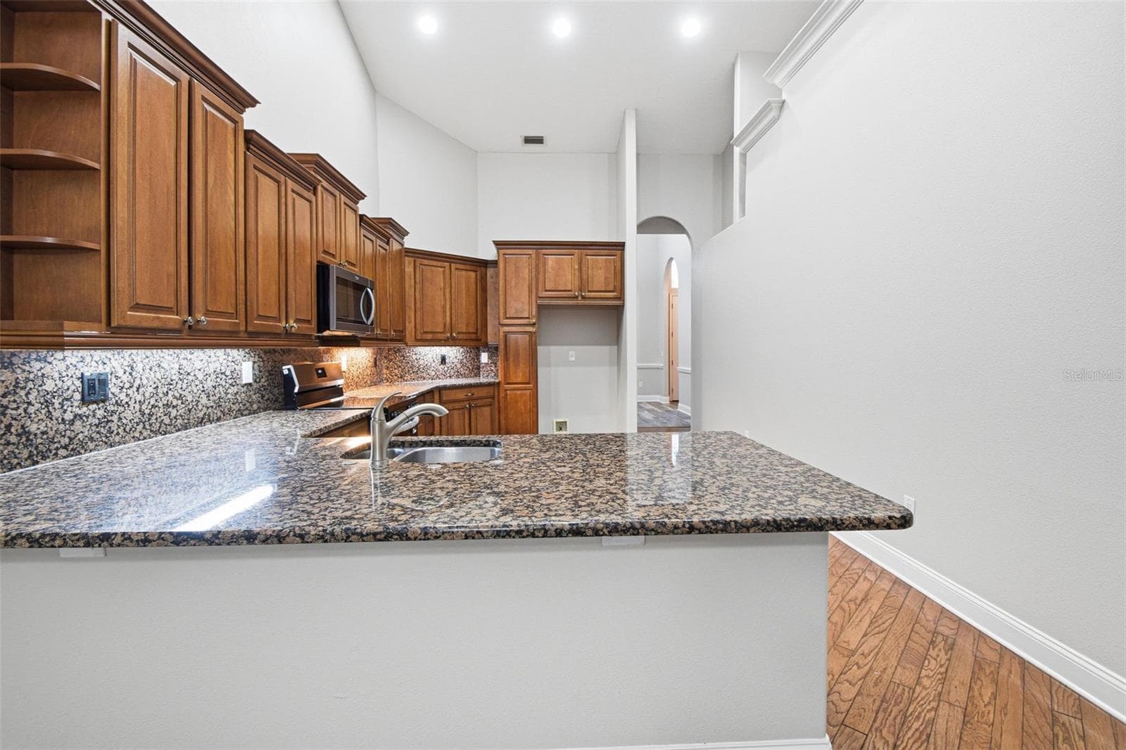 Single Family Residence at 9009 RIVERVIEW DR, RIVERVIEW, photo 19 of 62